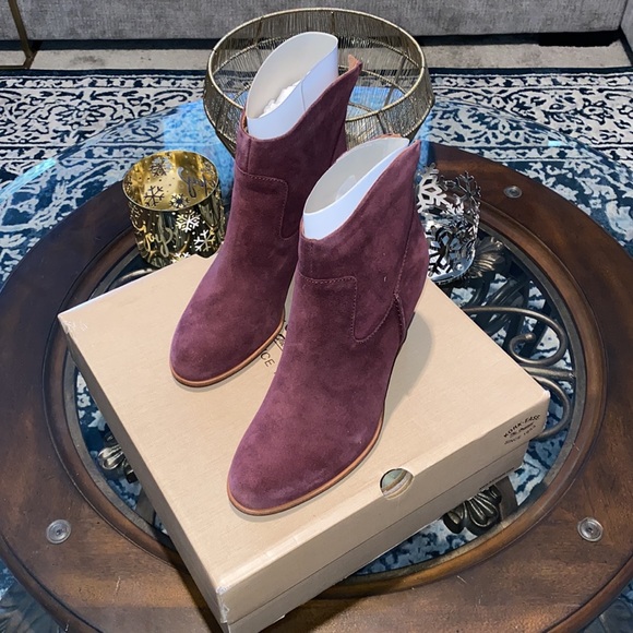 Kork Ease Lapra Burgundy Suede Bootie 